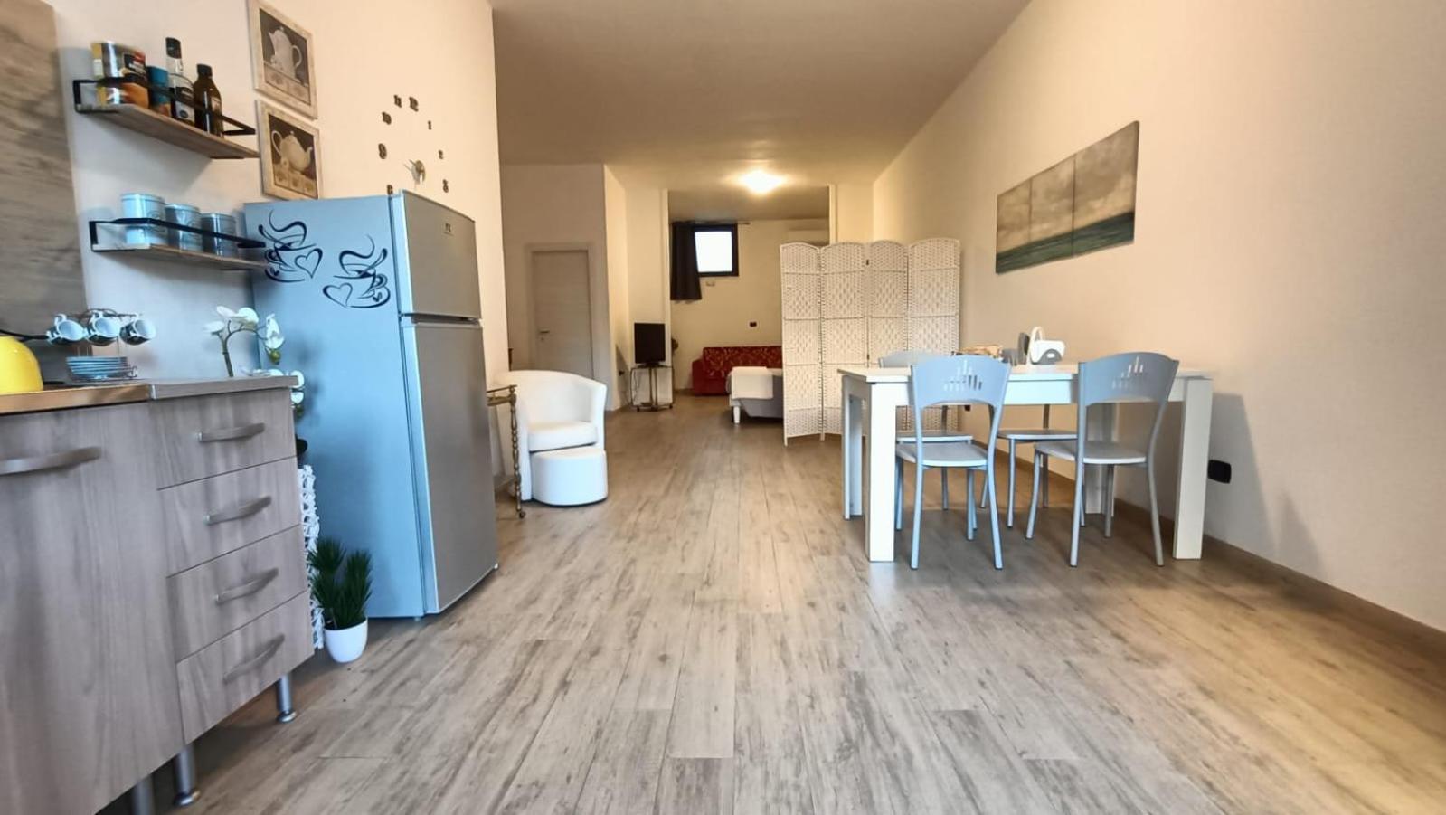 Intero Alloggio, Binario 18 Brindisi Exterior photo