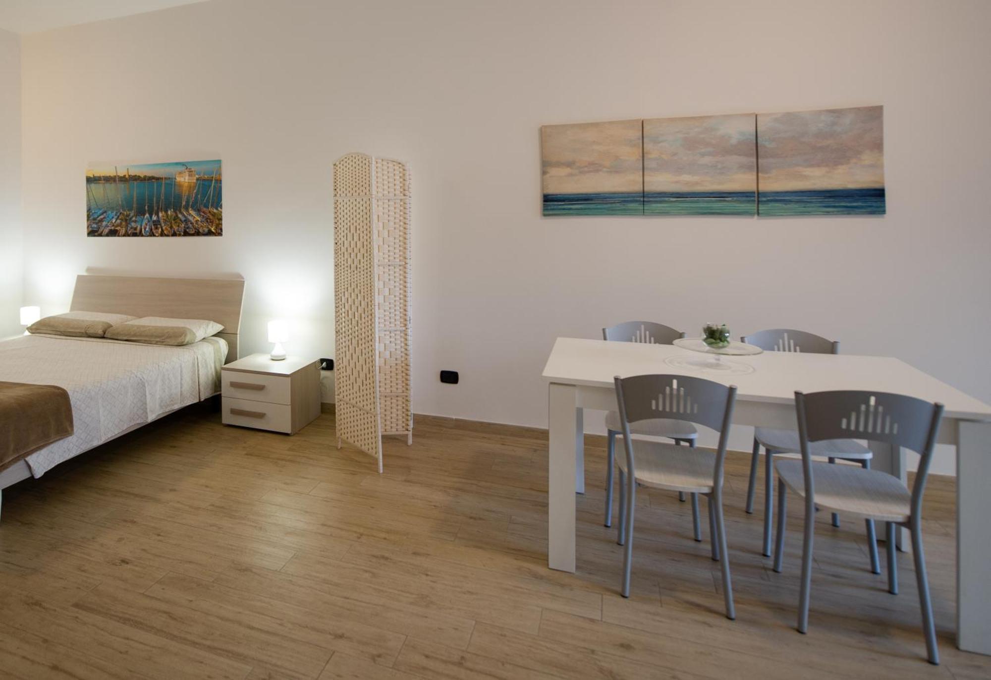 Intero Alloggio, Binario 18 Brindisi Exterior photo
