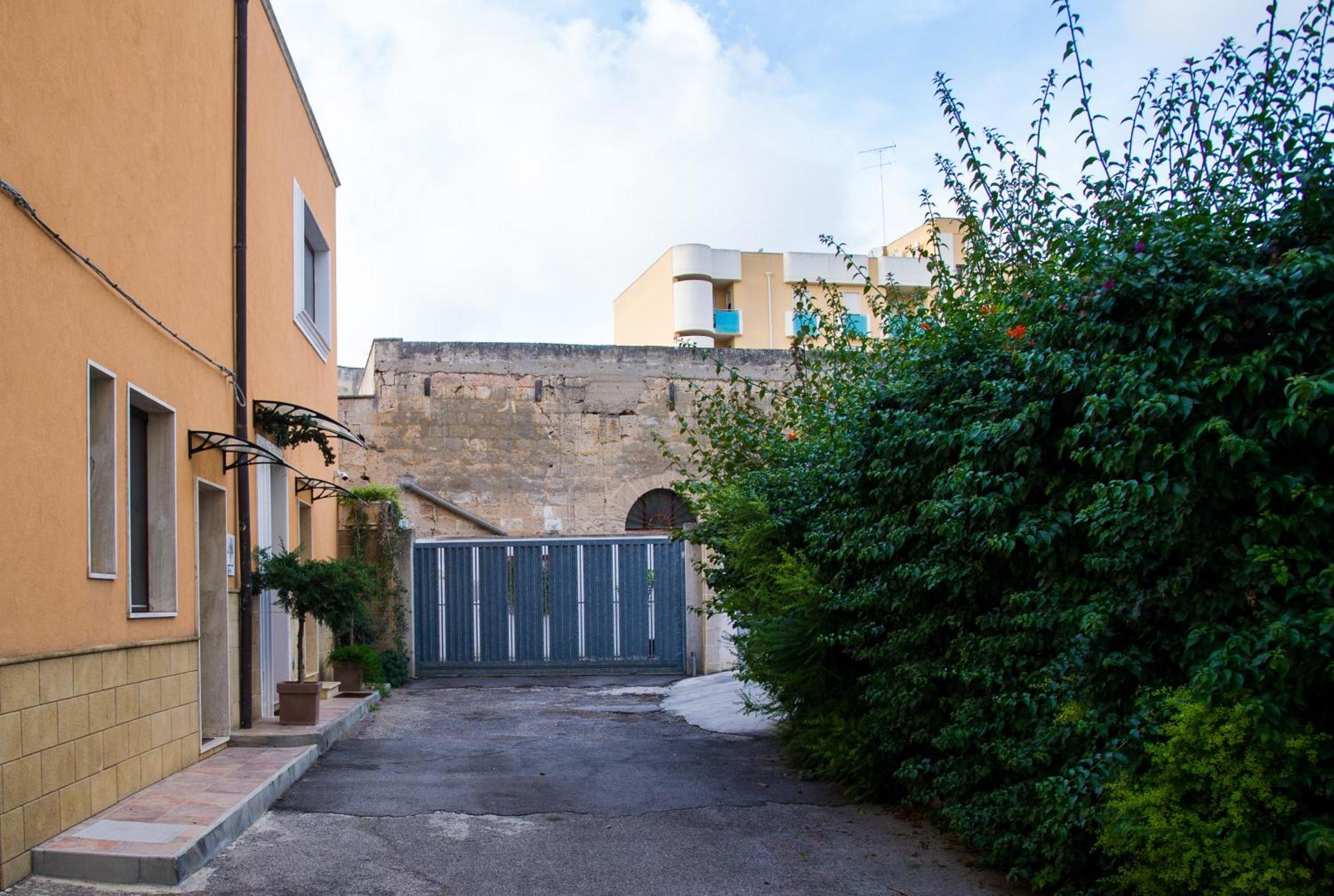 Intero Alloggio, Binario 18 Brindisi Exterior photo